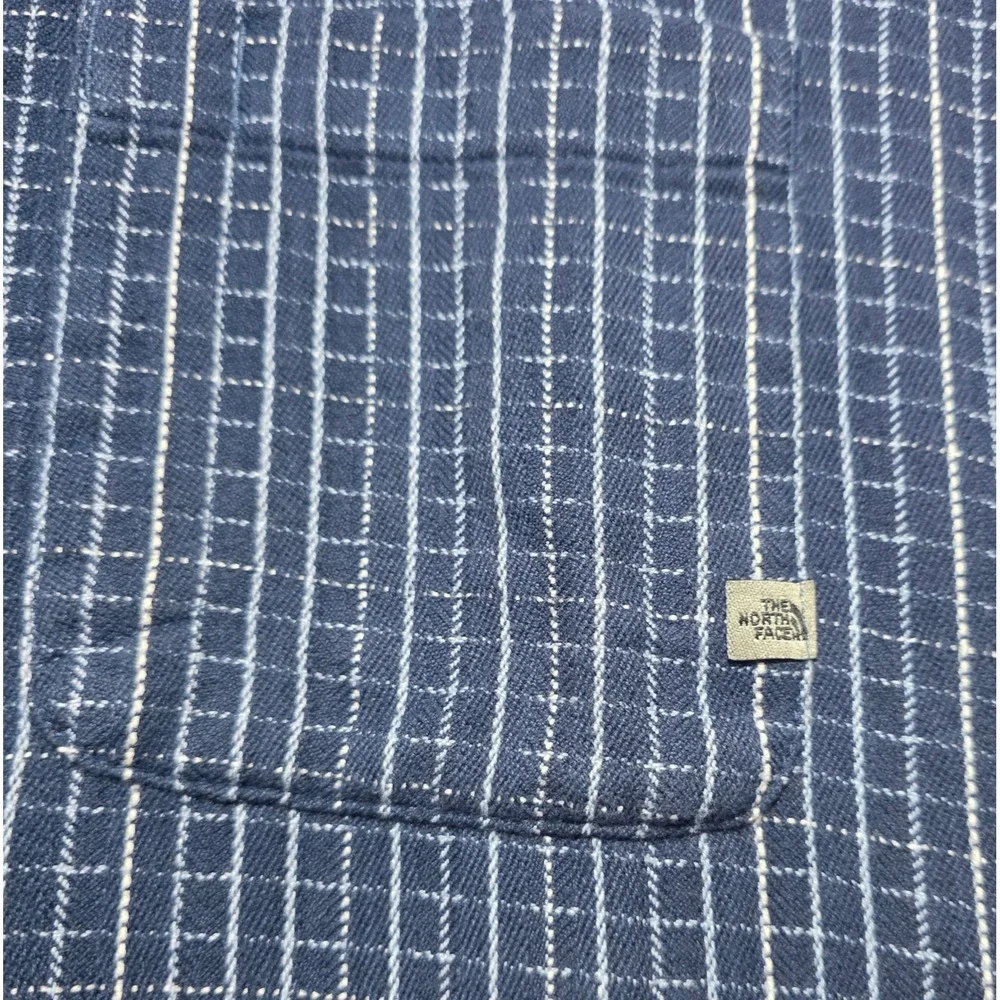 The North Face A5 Series Men's Large Navy Blue White Grid Button Down Shirt AB2S